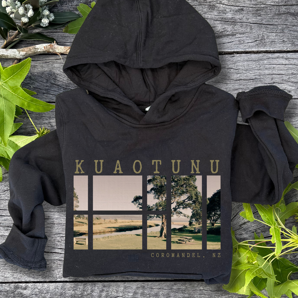 Kuaotunu Collage | Pōhutukawa Tree - Kids Fits